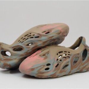 adidas Yeezy Foam RNNR MX Sand Grey - Size 6